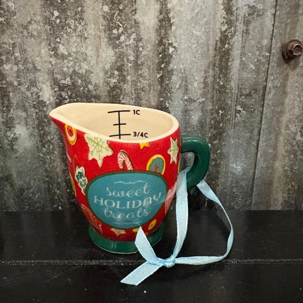 Christmas Measuring Cups Set of 3‎ Ceramic Holiday Baking Kitchen Decor